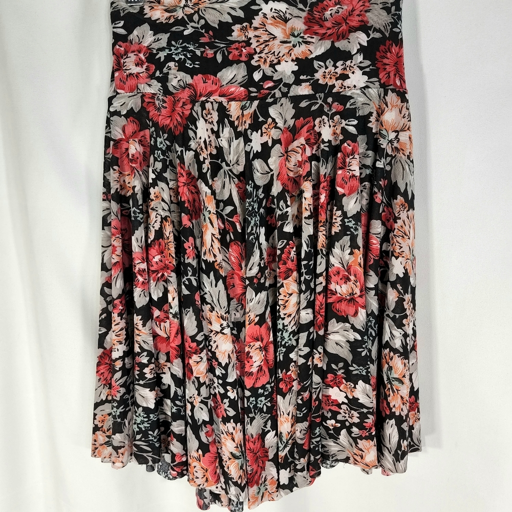 Designer Black with Multicolored Floral Print Elastic Waist Skort Size Medium